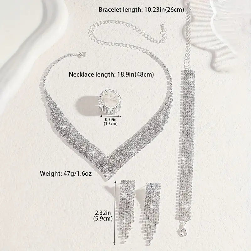 Lyxigt smyckeset med halsband och matchande accessoarer