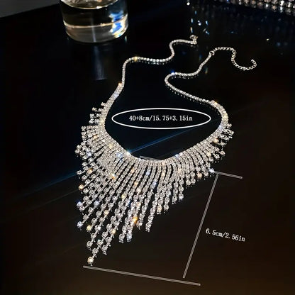 Exklusivt pärlemor strasshalsband